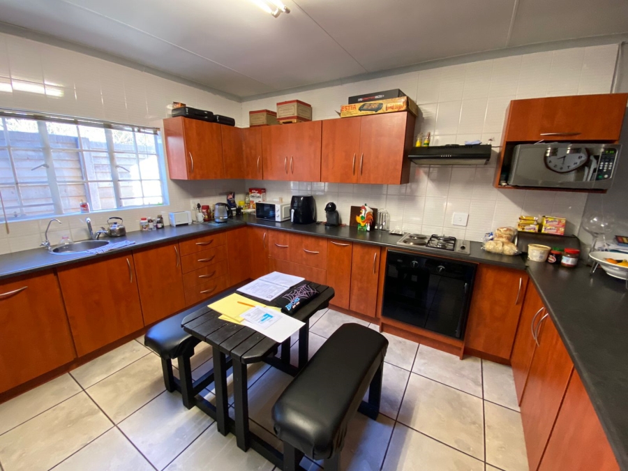 8 Bedroom Property for Sale in Baillie Park North West